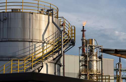 Современные системы охраны нефтеперерабатывающих заводов: особенности и преимущества