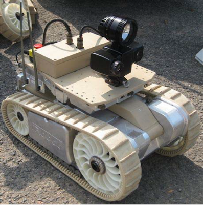 Тепловизор Dual HP на военном роботе iRobot Warrior 700.png