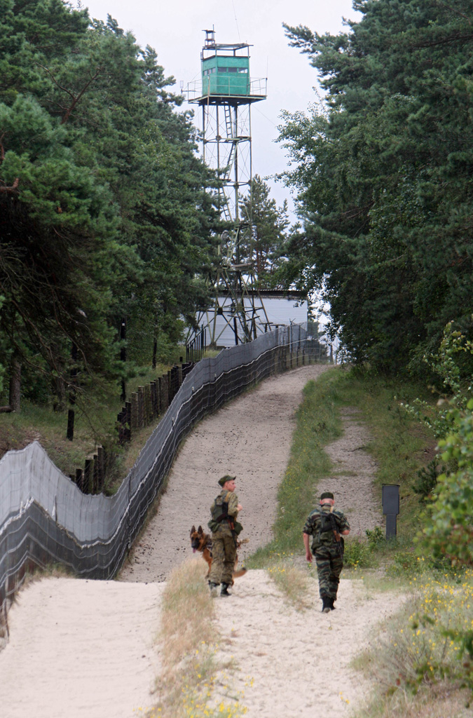 RIAN_archive_943199_Russian_border_guards_on_Vistula_Spit.jpg