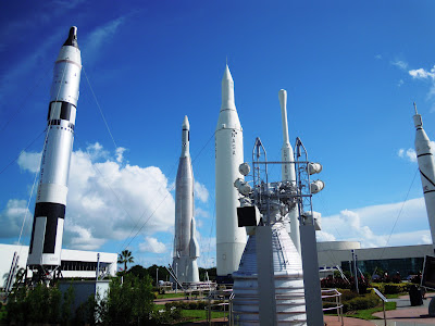 Парк ракет в центре NASA. Коммерциализация военно-космических технологий .jpg